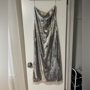 Beautiful Zara strapless sequins dress with tulle detailing - stretchy material
